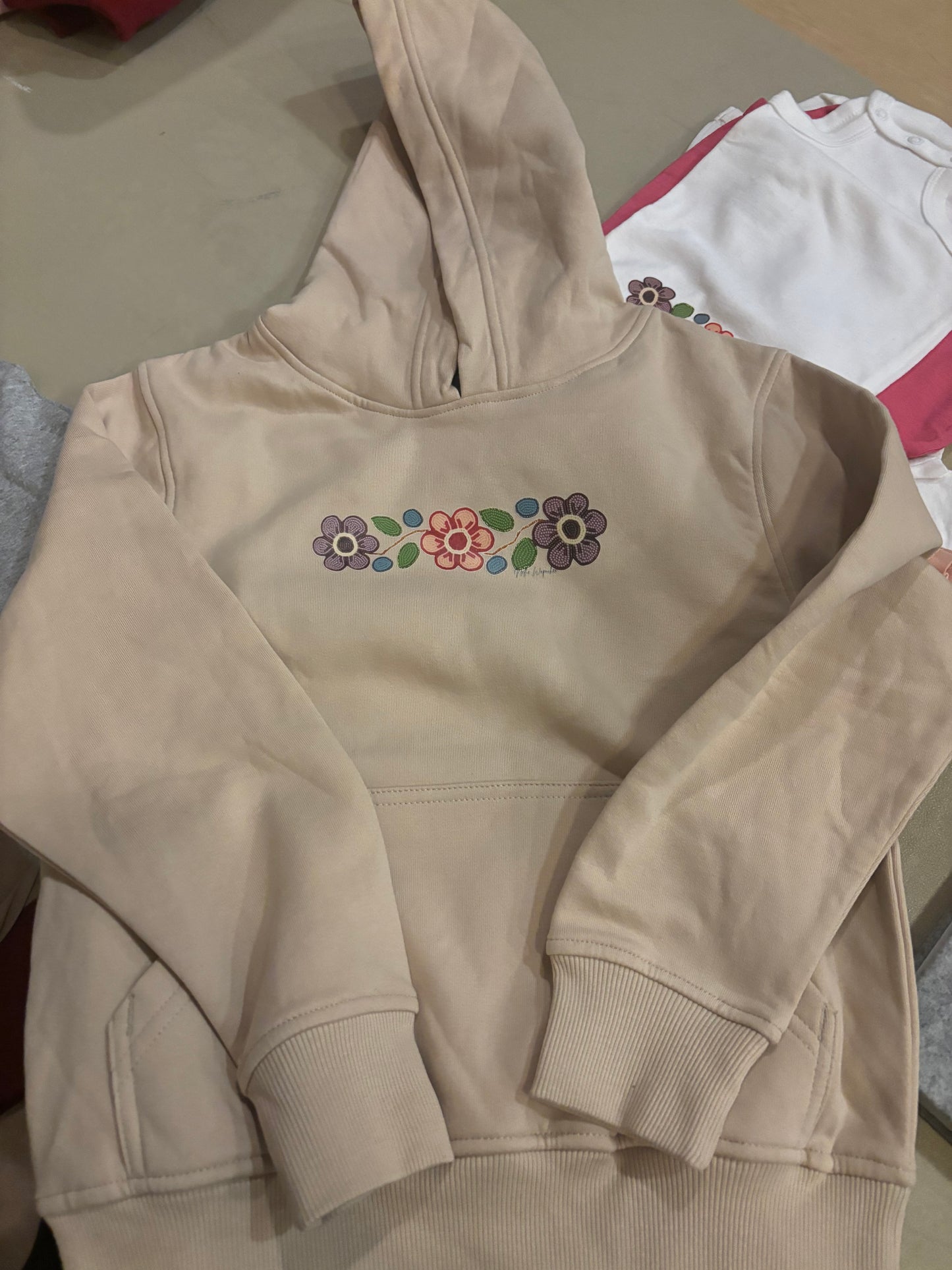 Children’s hoodie sand