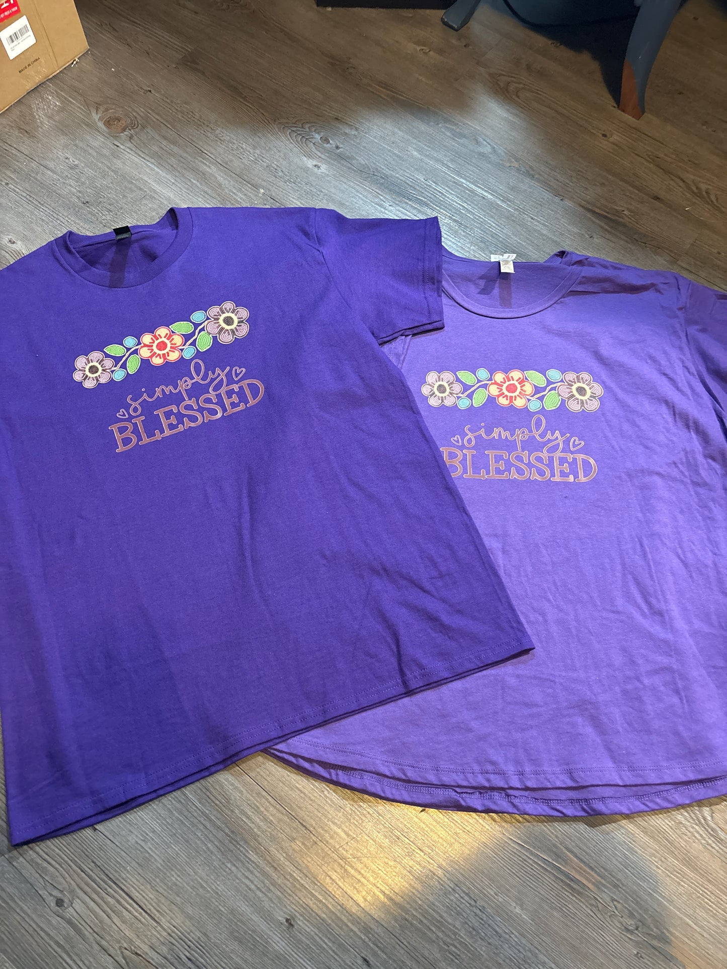 Crewneck dark purple tshirt